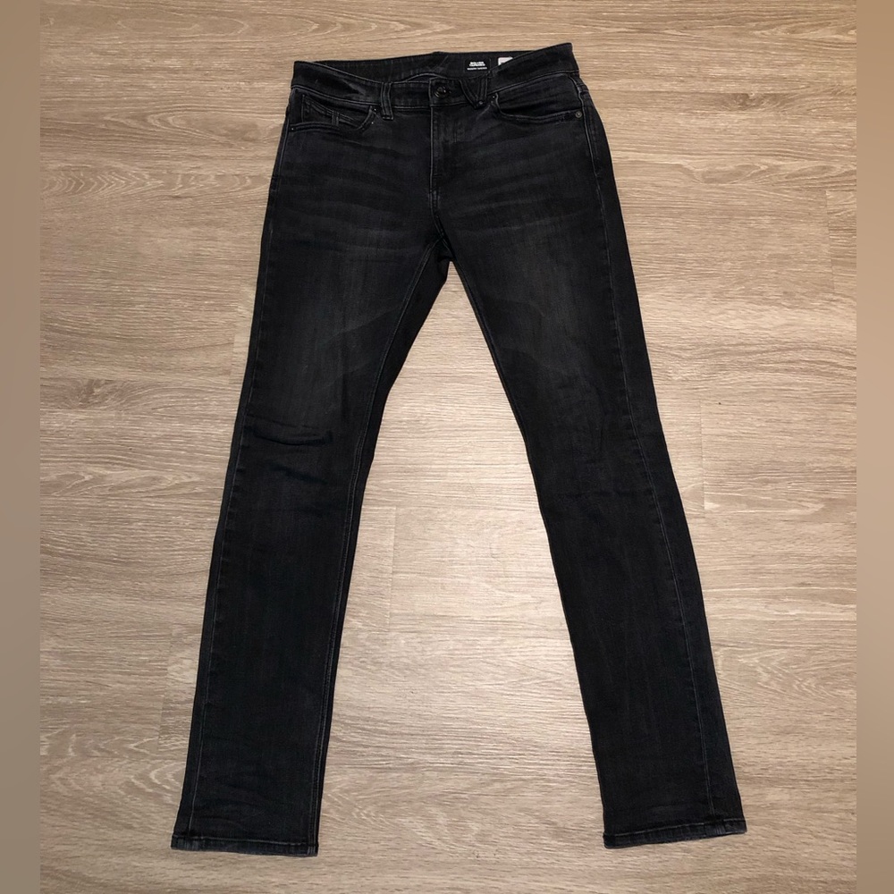 Men’s Volcom “Solver Tapered” Modern Tapered Skinny Jeans (30x32)